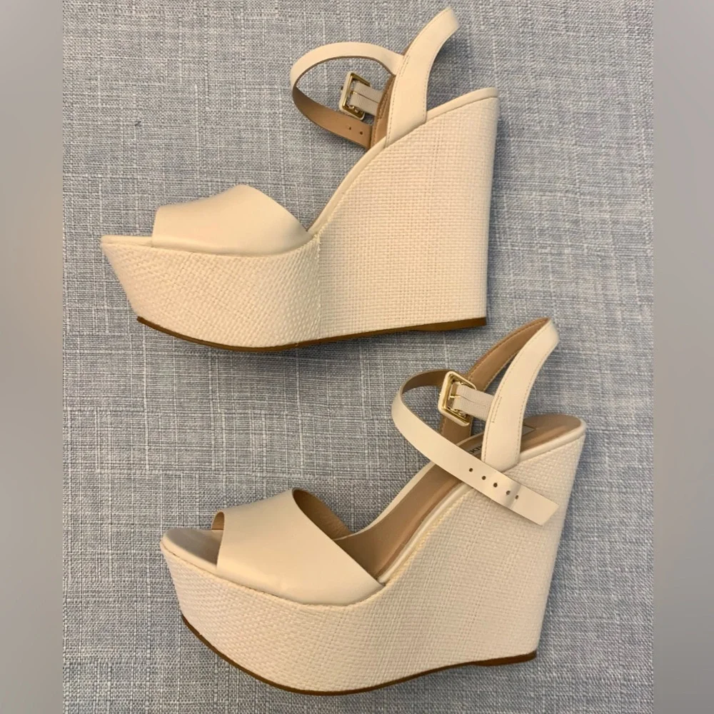 Steve Madden Citrus platform wedge strap sandals white preowned EUC - Picture 8 of 11